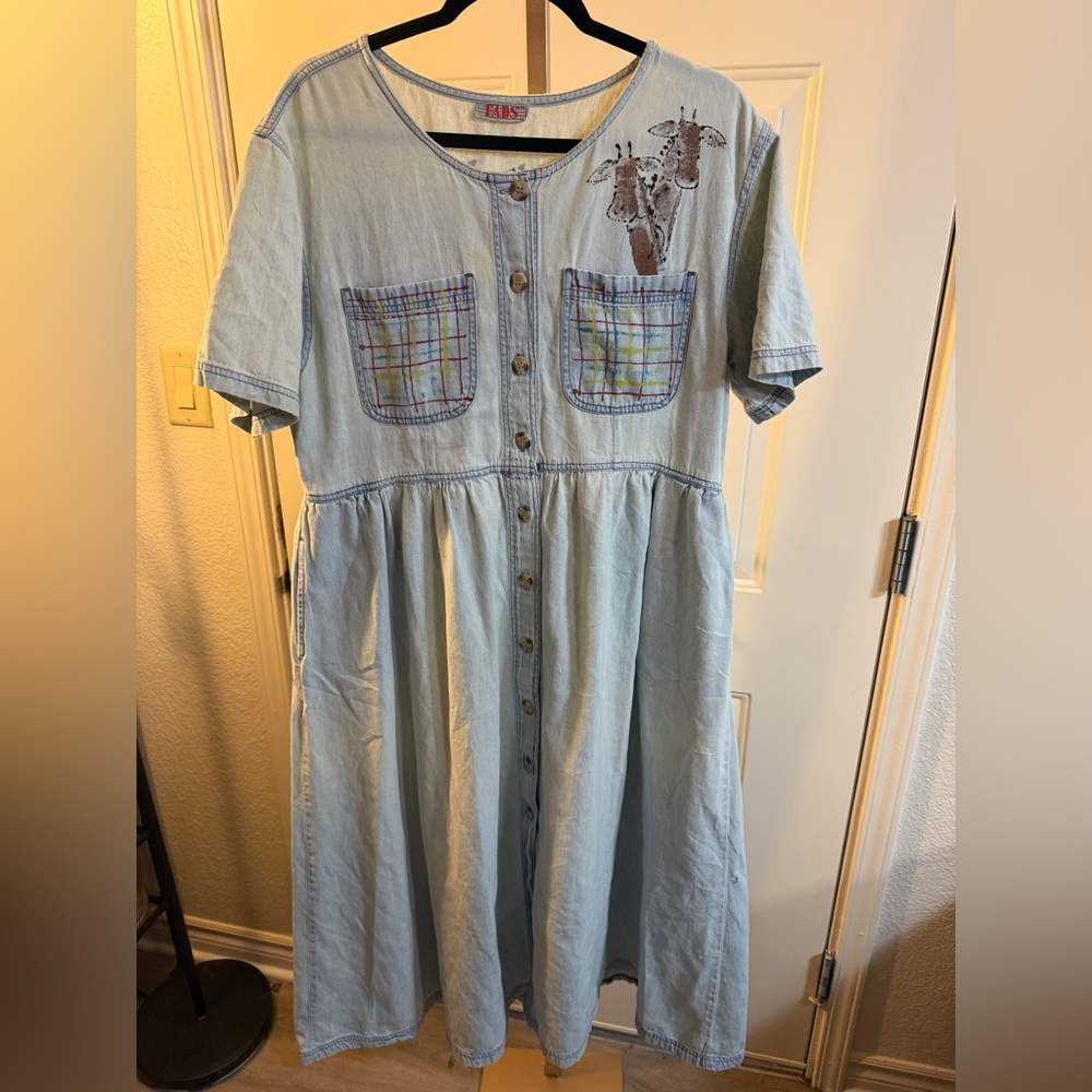 Light Blue Button-Front Midi Dress with Plaid Pocket Detail